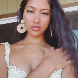 Meet your Posher, Nalea